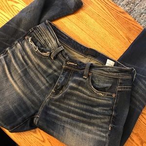 Women’s buckle jeans